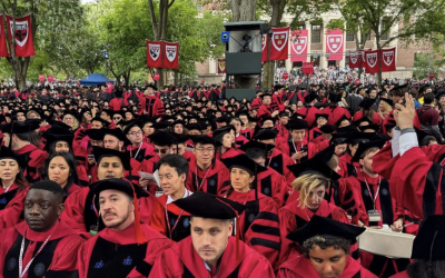 PROHÍBE TRUMP EMITIR VISAS A ESTUDIANTES EXTRANJEROS DE LA UNIVERSIDAD DE HARVARD